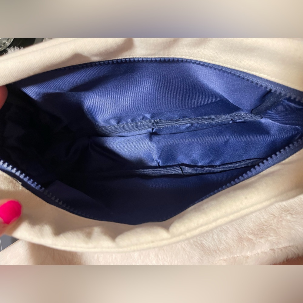 GAP Navy and Cream Canvas Pouch - Picture 5 of 5